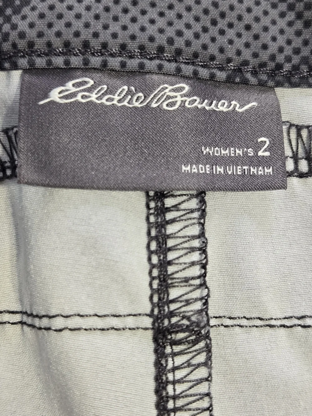 Eddie Bauer Women’s Cargo Golf Shorts‎ Gray Floral Print Size 2